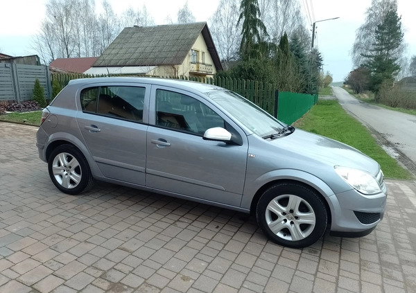 Opel Astra cena 12950 przebieg: 221000, rok produkcji 2008 z Bodzentyn małe 56